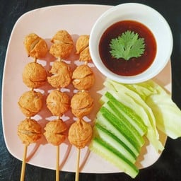 ลูกชิ้นหมู ทอด