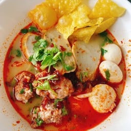 ก๋วยเตี๋ยวต้มยำเส้นเล็ก