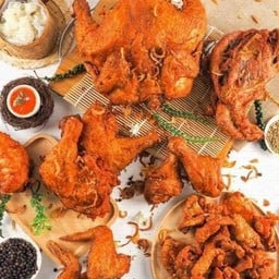 ไก่ทอดนายหัวหาดใหญ่  สาขา หลัง มช. ติด สถานียำ20บาท หลัง มช