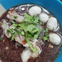 ก๋วยเตี๋ยวหมูน้ำตก