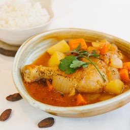 สตูว์ไก่ พร้อมข้าวสวย