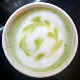 ชาเขียวนมสดร้อน