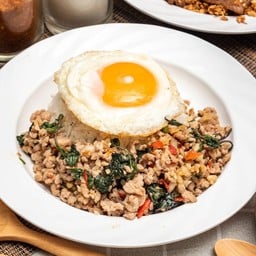 กระเพราหมูสับ พริกขี้หนูสวน (ไม่มีไข่ดาว)