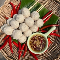 ลูกชิ้นทอด โรสกาเด้น