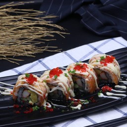 ข้าวห่อไส้รวมแซลมอนเผา