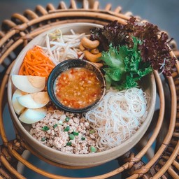 ณวนหมี่ยำ