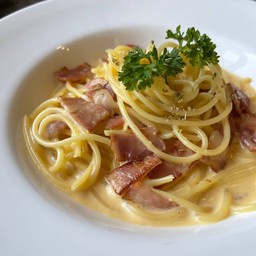 สปาเก็ตตี้คาโบนาร่าเบคอน