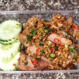 คอหมูผัดพริกเกลือ