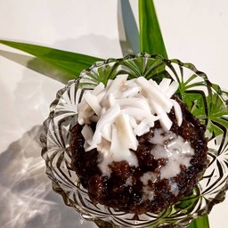 ข้าวเหนียวเปียกดำมะพร้าวอ่อน