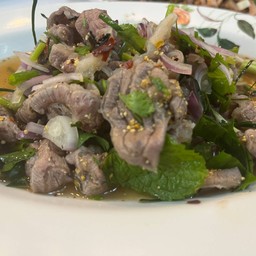 ลาบเนื้อน่องลาย