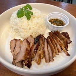 ข้าวหน้าคอหมูย่าง น้ำจิ้มแจ่วแซบ