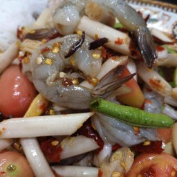 ตำปูปลาร้าไหลบัวกุ้งสด