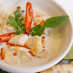 ต้มข่าไก่