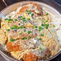ข้าวคัตสึด้งไข่
