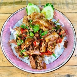 ข้าวกระเพราขาหมูหม่าล่า