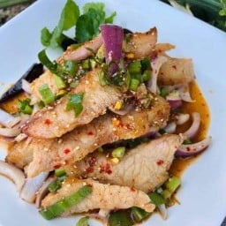 Isaan spicy papaya salad