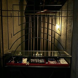 เปิดประตูมาจะเจอตรงนี้ ธีมโรงรับจำนำค่ะ