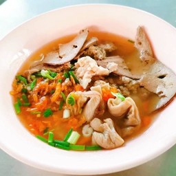 ก๋วยจั๊บเครื่องในน้ำใส