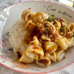 กะเพราข้างบ้าน