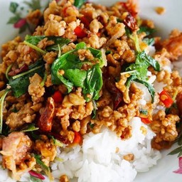กระเพราหมูสับ