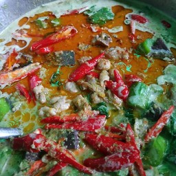 ขนมจีนอารีย์ต้นสน -