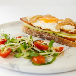 แซนด์วิชหน้าเปิด แฮมไก่ ขนมปังซาวโดวน์