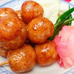 ลูกชิ้นปิ้ง & ทอด ** ผักฟรี ** น้ำจิ้มรสเด็ด สาขา ลาดพร้าว