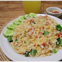 ข้าวผัดแหนม