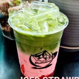 มัทฉะ สตอเบอรี ลาเต้เย็น