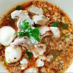 เส้นใหญ่ต้มยำ(น้ำ)