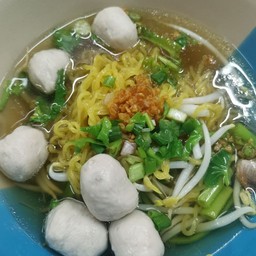 ก๋วยเตี๋ยวลูกชิ้นหมูน้ำใส