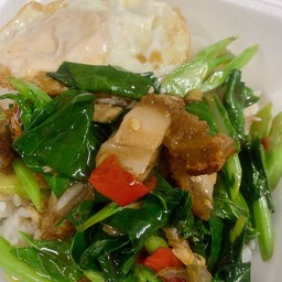 คะน้าหมูกรอบ