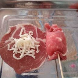 หมูห่มชีส