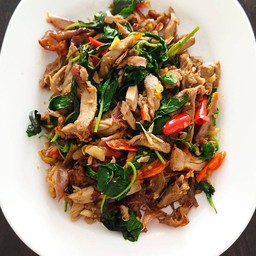 กระเพราเป็ดเป็นกับข้าว