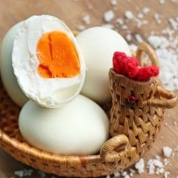 ไข่เค็มไชโยญาติไชยา