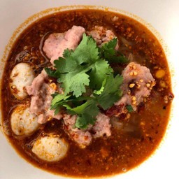 ก๋วยเตี๋ยวต้มยำหมูเด้ง