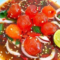 แม่หมูสามตัวพาแซ่บ แพรกษาใหม่