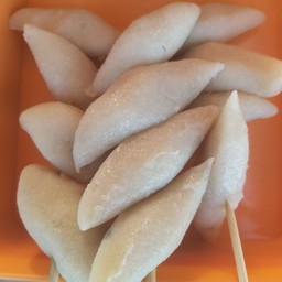 ข้าวมันไก่-ขาหมู หน้าหมู่บ้านมั่งมี