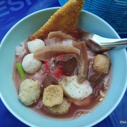 ร้านแกล้มกลม หมูสะเต๊ะ