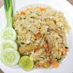 ข้าวผัดหมูยอ