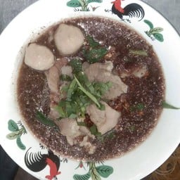 ข้าวมันไก่  ข้าวกระเพรา  ตลาดไฟฟ้าเสม็ด