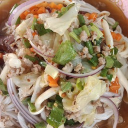 ขนมจีนซาวน้ำปลาร้า นัวๆ เน้นผัก