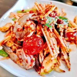 ตำกุ้งสดไข่แดง