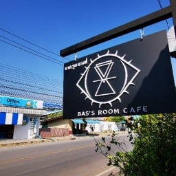 Bas's Room Cafe