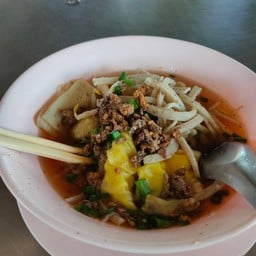 เส้นปลาต้มยำ