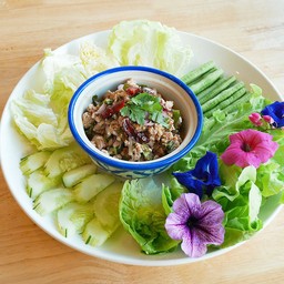 ชุดลาบ + ผักเคียง