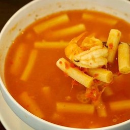 แกงส้มกุ้งไหลบัว