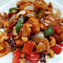 ไก่ผัดเม็ดมะม่วง