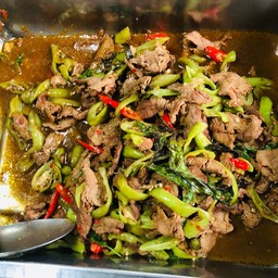 ข้าวแกง เจ๊เหลียวไผ่ล้อม จันทบุรี