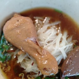 ก๋วยเตี๋ยวน่องไก่